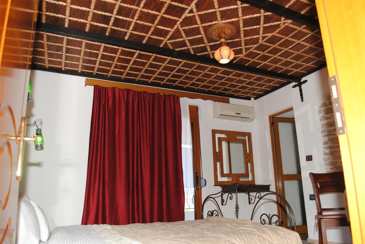 Guesthouse Mele Gjirokaster Ngoại thất bức ảnh