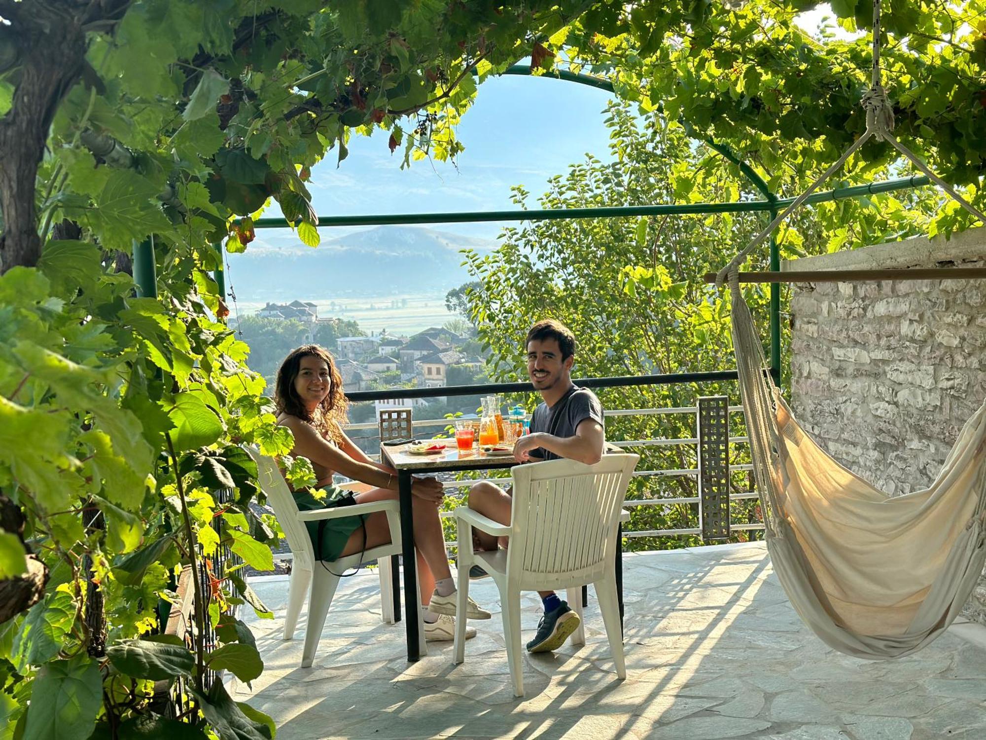 Guesthouse Mele Gjirokaster Ngoại thất bức ảnh