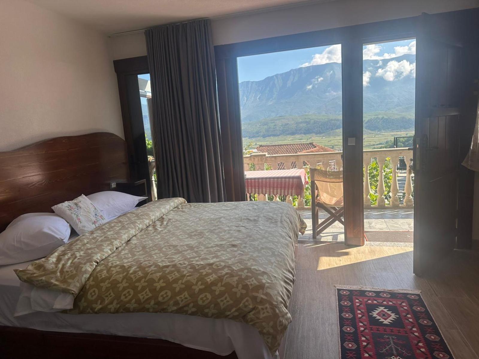 Guesthouse Mele Gjirokaster Ngoại thất bức ảnh