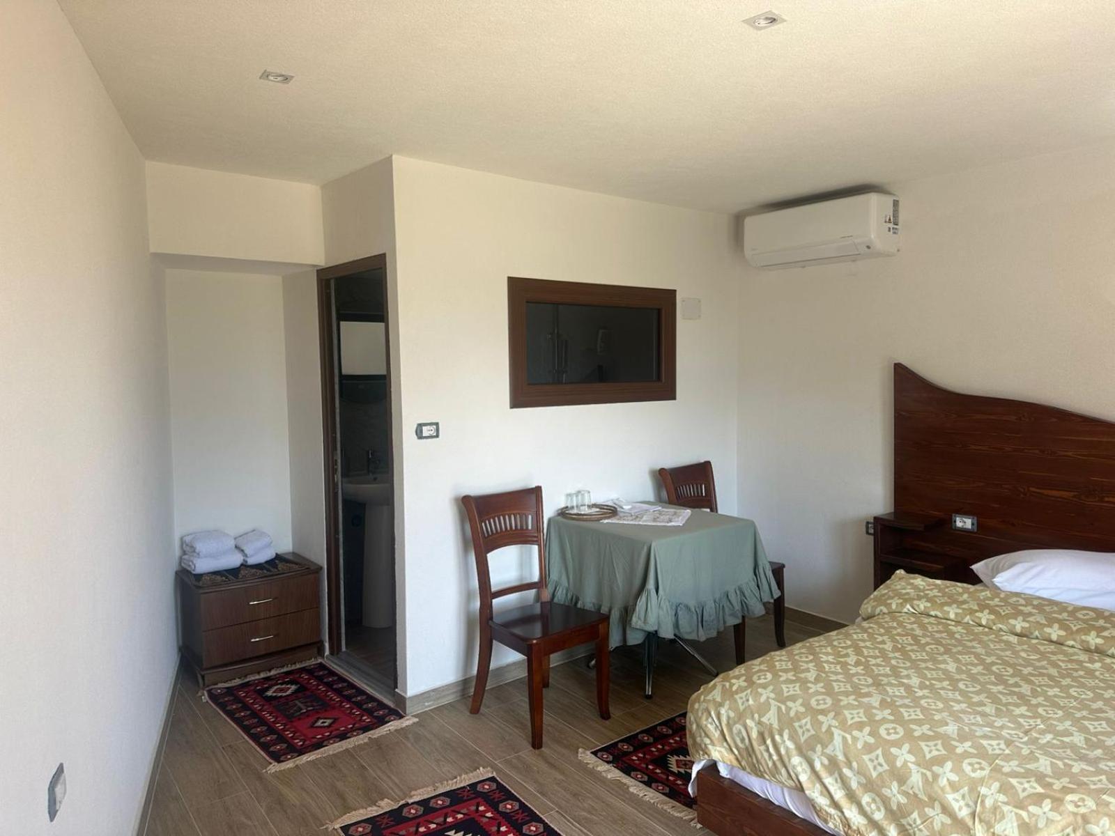 Guesthouse Mele Gjirokaster Ngoại thất bức ảnh
