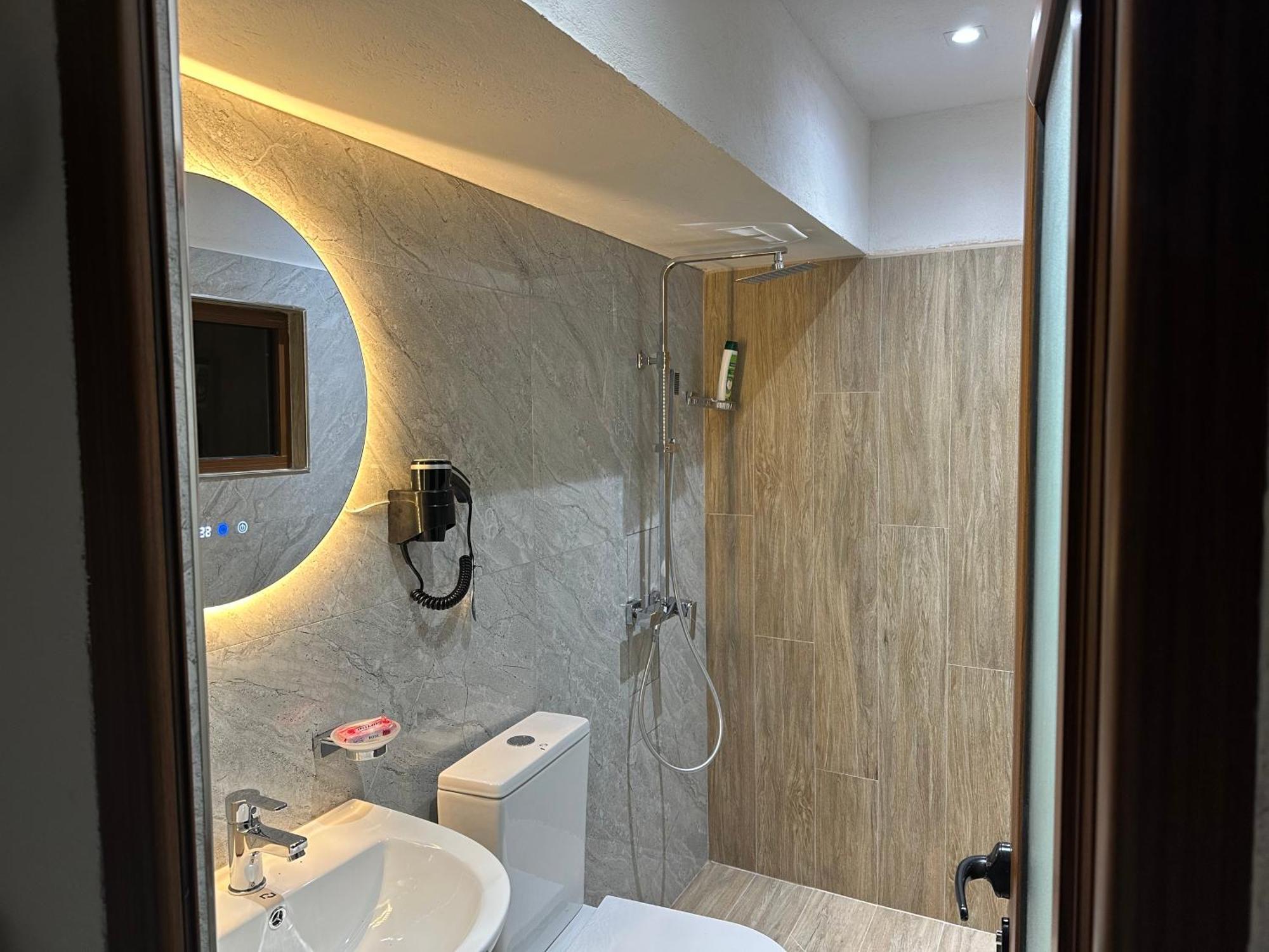 Guesthouse Mele Gjirokaster Ngoại thất bức ảnh