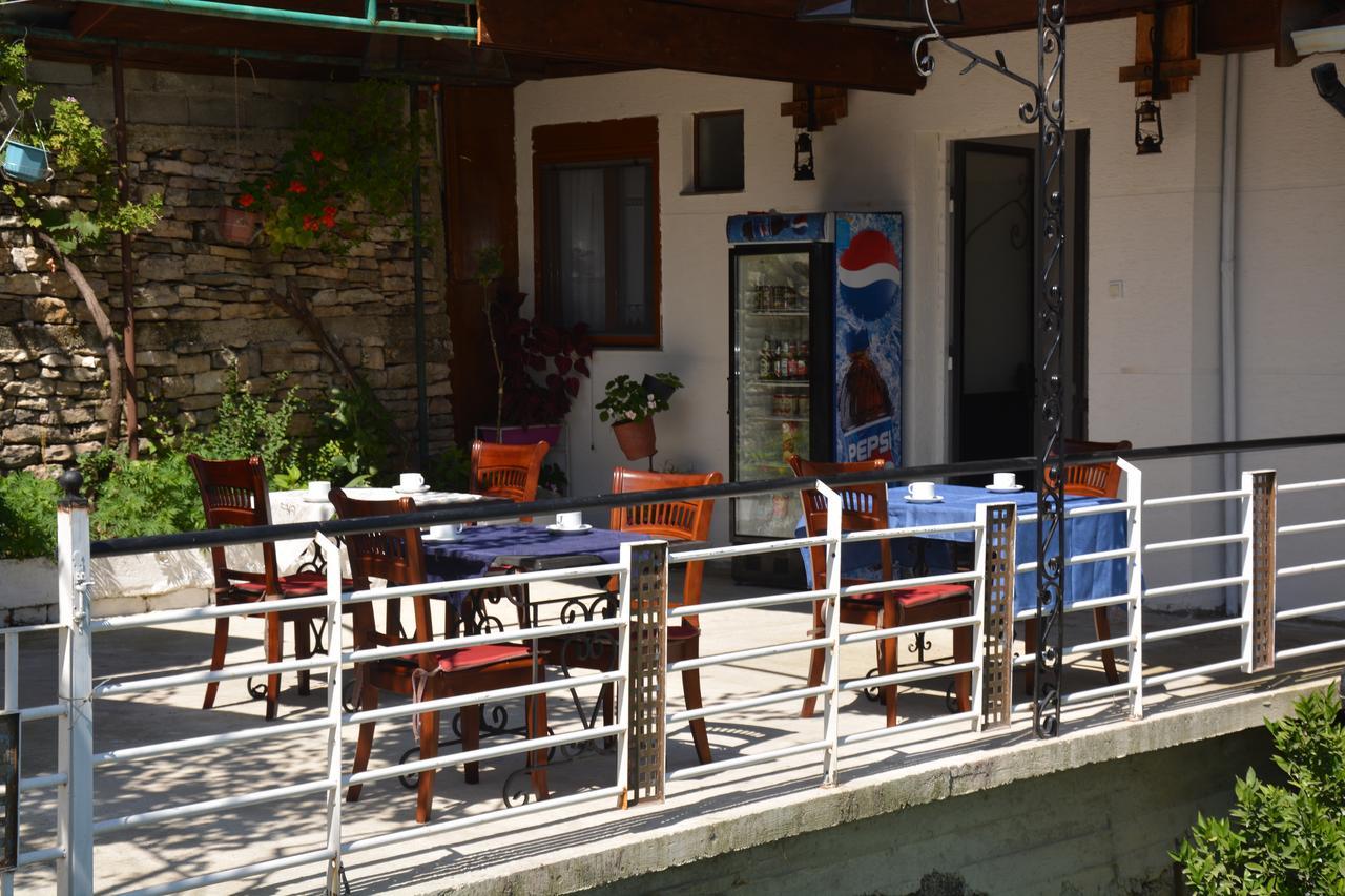 Guesthouse Mele Gjirokaster Ngoại thất bức ảnh